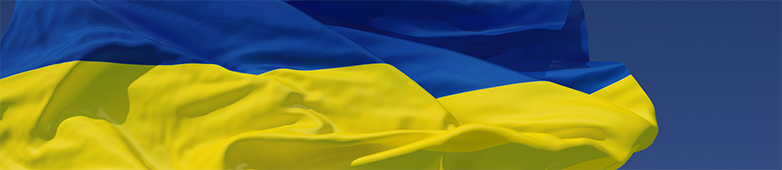 Das Bild zeigt die Detailaufnahme eines Teils der ukrainischen Flagge