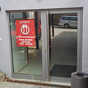 Eingangstür des Tafelladens Villingen | Foto: © Mach mit Förderverein e.V. 2018 Das Bild zeigt die Eingangstür des Tafelladens in Villingen